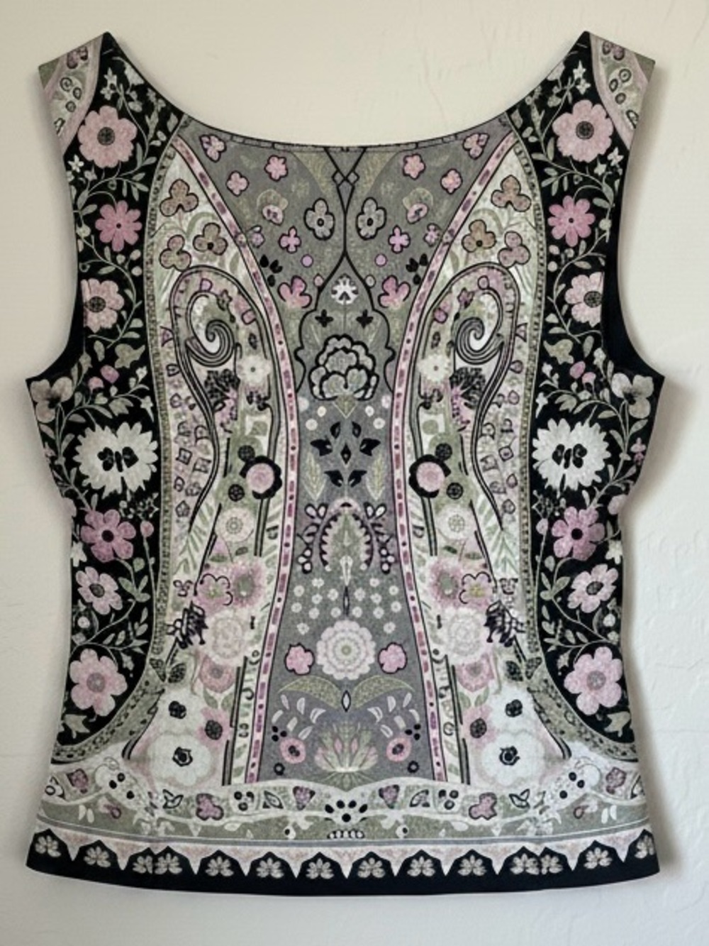 100% Liquid Silk Black & Pink Paisley Floral Scoop Tank - Picture 3 of 6